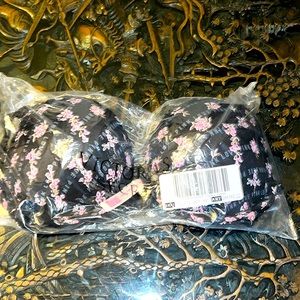 VS PINK BRA BLACK WITH PINK FLOWERS 36C NWT